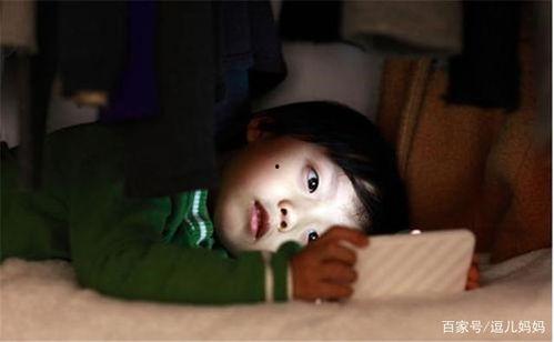 娱乐吃瓜酱女生熬夜,娱乐吃瓜酱女生的生活日常  第2张