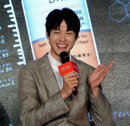 娱乐圈吃瓜态度,揭秘明星背后的真相与八卦 第3张 娱乐圈吃瓜态度,揭秘明星背后的真相与八卦 第3张