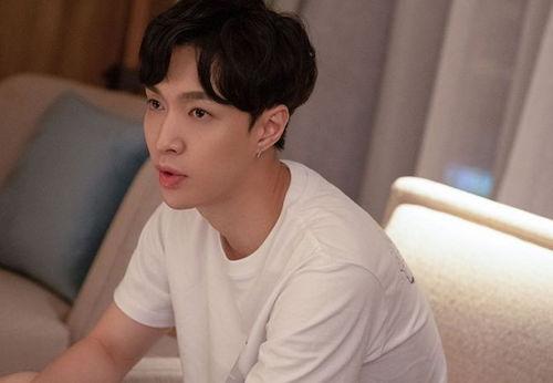 张艺兴娱乐吃瓜,幕后故事与精彩瞬间 第2张 张艺兴娱乐吃瓜,幕后故事与精彩瞬间 第2张