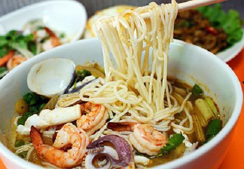 娱乐吃瓜酱面条视频,揭秘网红美食背后的故事  第3张