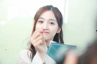 娱乐吃瓜少女大合集,揭秘吃瓜少女们的幕后故事  第3张