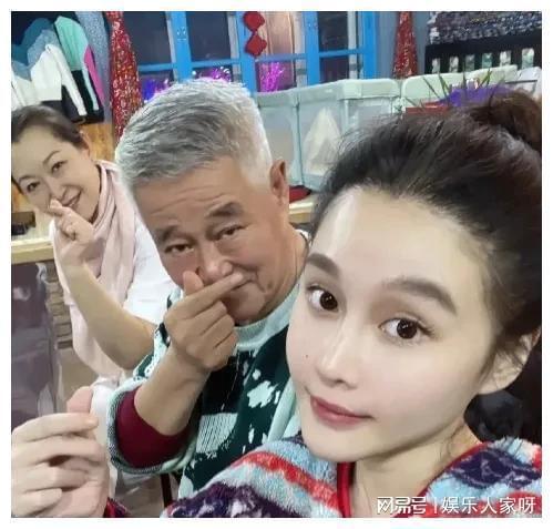 娱乐圈吃瓜中,揭秘明星背后的秘密与争议  第3张
