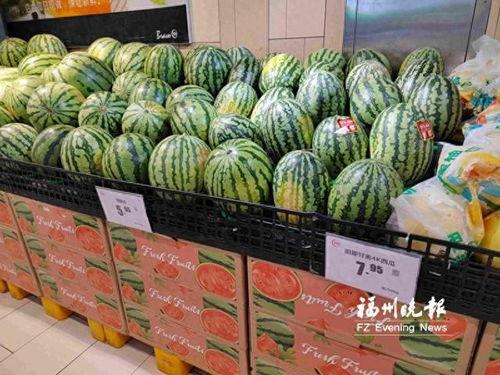 娱乐吐槽吃瓜群众,吃瓜群众热议，明星们如何应对“瓜田”风波  第1张