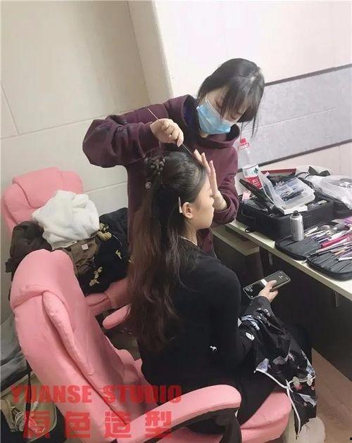 娱乐公司吃瓜现场视频,一场“吃瓜”现场的幕后真相  第3张