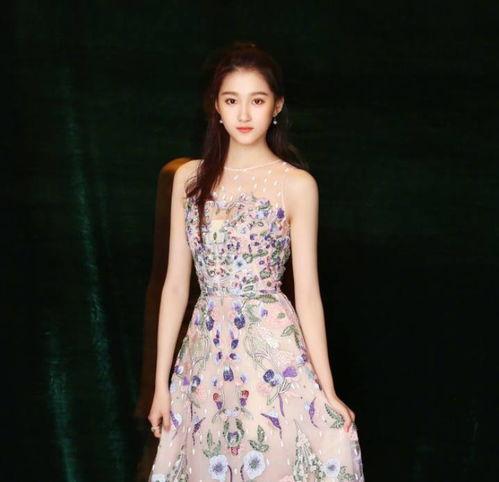 娱乐吃瓜关晓彤,娱乐圈的“吃瓜”女王,揭秘她的星途历程 第3张 娱乐吃瓜关晓彤,娱乐圈的“吃瓜”女王,揭秘她的星途历程 第3张