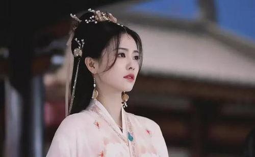 娱乐圈吃瓜白鹿,揭秘明星背后的故事 第2张 娱乐圈吃瓜白鹿,揭秘明星背后的故事 第2张
